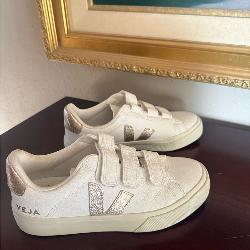 Veja Kids Sneakers in White and Rose Gold